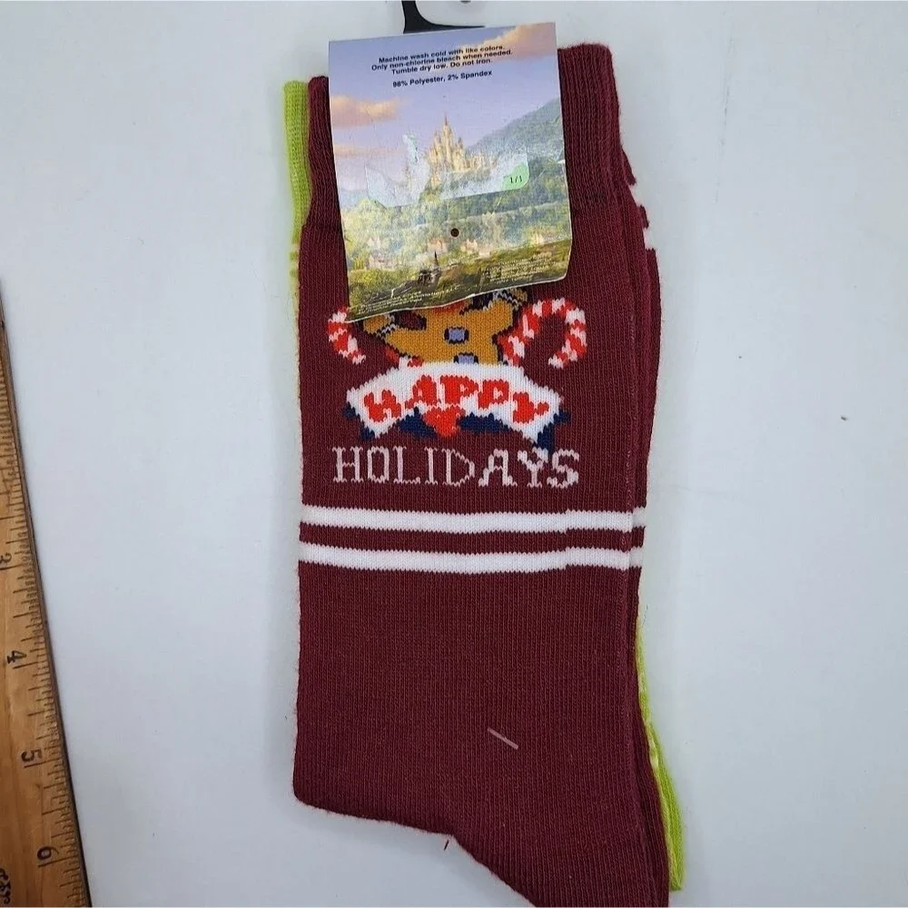 Shrek and Gingi crew holiday socks nwt 2 pair